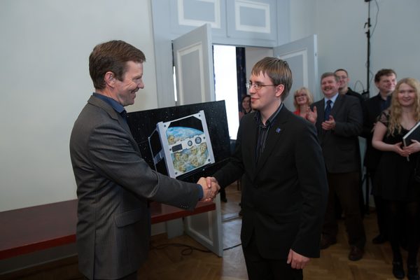 ESTCube-1-esimene-nädal-kosmoses-on-olnud-väga-edukas_foto_andres_tennus.jpg