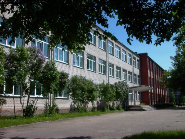 Ida-Virumaa-koolides-on-tänavu-99-medaliga-gümnaasiumilõpetajat.jpg
