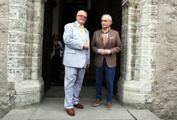 Savisaar-Carreras-raekoja-trepil.jpg