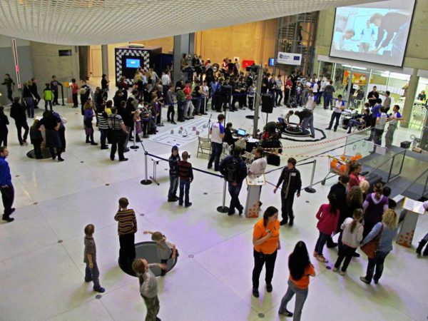 AHHAA-robootikapäev-2012a.jpg