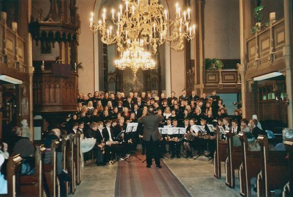 jõuluootus-2009-1.-EKKLi-ühendkoor-ja-Eesti-Noorte-Brass.jpg