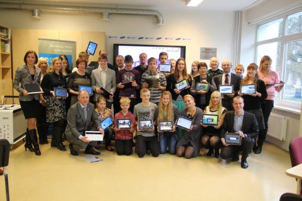 Eestis-avati-esimene-Samsungi-digitaalne-klass1.jpg