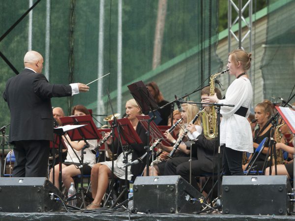 Toimub-järjekordne-kontsert-„Pargimuusika“-sarjast.jpg