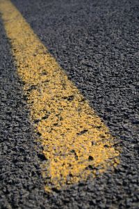 yellow-line-987490-m.jpg