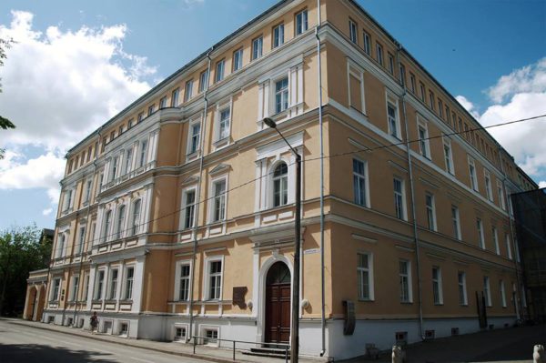 Tartu-Jaan-Poska-Gümnaasium-tähistas-võidukat-emakeelenädalat.jpg