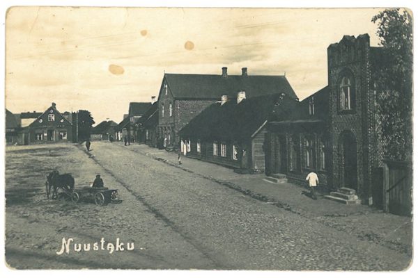 Lipuvaljak_enneIIMS.jpg