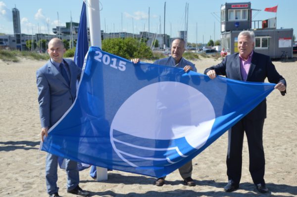 Pirital-algas-rannahooaeg-Sinilipu-heiskamisega2.jpg