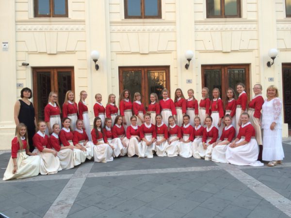 Raadio-tütarlastekoor-Milazzos.jpg