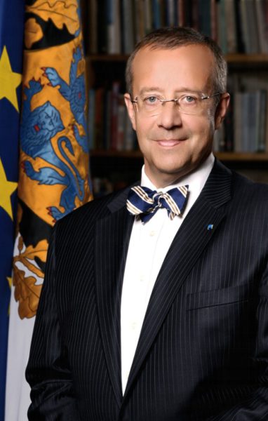 Toomas-Hendrik-Ilves_ametlik_portree_Vabariigi-Presidendi-Kantselei.jpg