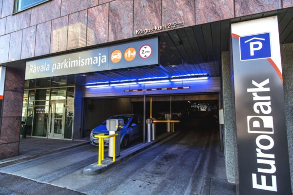 Rävala-parkimismaja.jpg