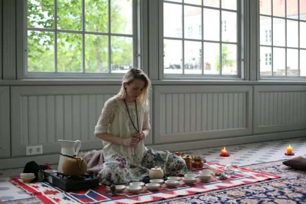 Elina-Naan.jpg