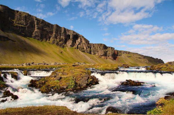 iceland-mountains.jpg