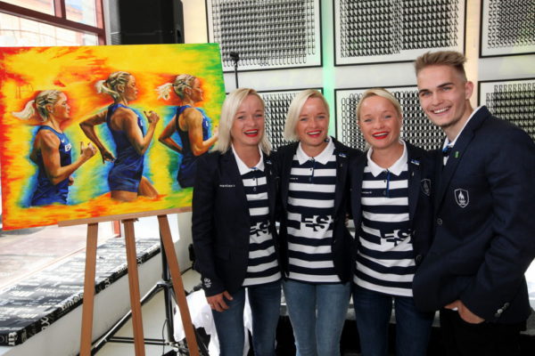 Lily-Leila-ja-Liina-Luik-koos-Karl-Markus-Antsoniga.jpg