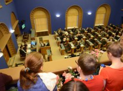 Riigikogu-seadustas-gümnaasiumide-koolilõuna-toetuse.jpg
