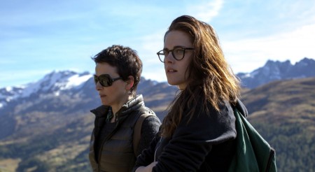 Kinos linastub tõetruu Juliette Binoche’i ja Kristen Stewartiga staarilugu