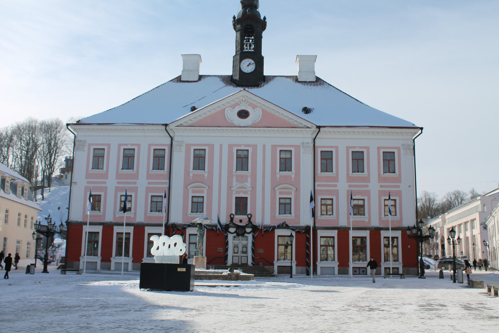 Laupäeval peetakse Tartu Raekoja platsil laata ja talvist tantsupidu