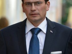 Max-Kaur.jpg