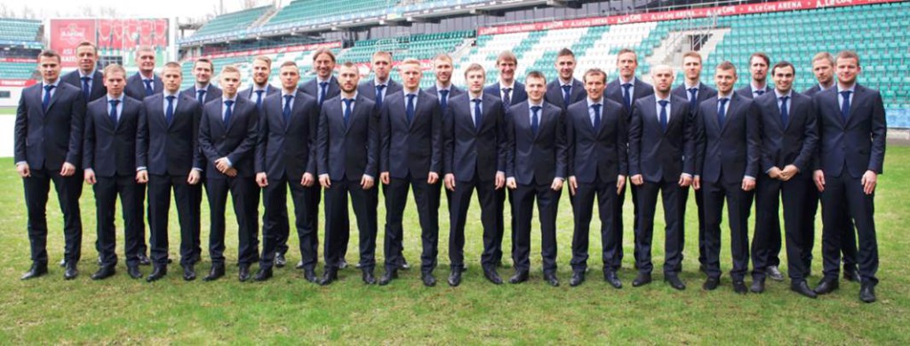 FOTOD! Eesti jalgpallikoondis riietati eritellimusena valminud Baltmani ülikondadesse