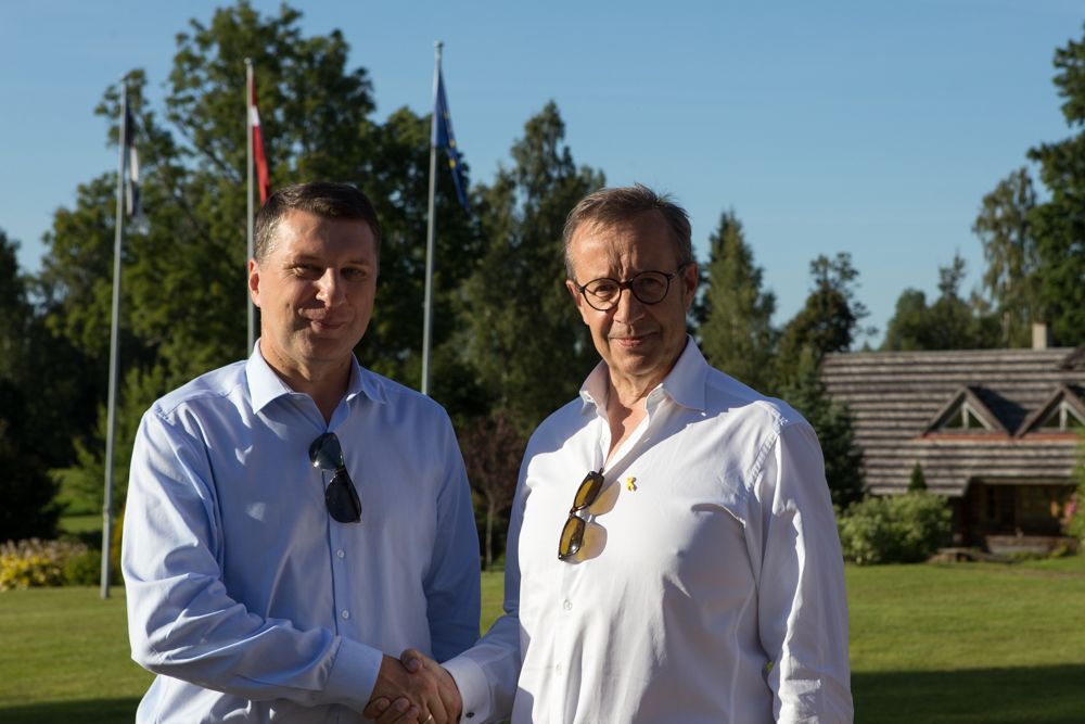 LÄTI RIIGIPEA KÜLAS! President Ilves võõrustas Ärma talus Läti riigipead