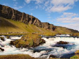 iceland-mountains.jpg