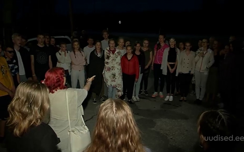Video! Vägev vaim! Lõuna-Eesti laulupeolised võtsid viisijupi üles veel ka teel koju