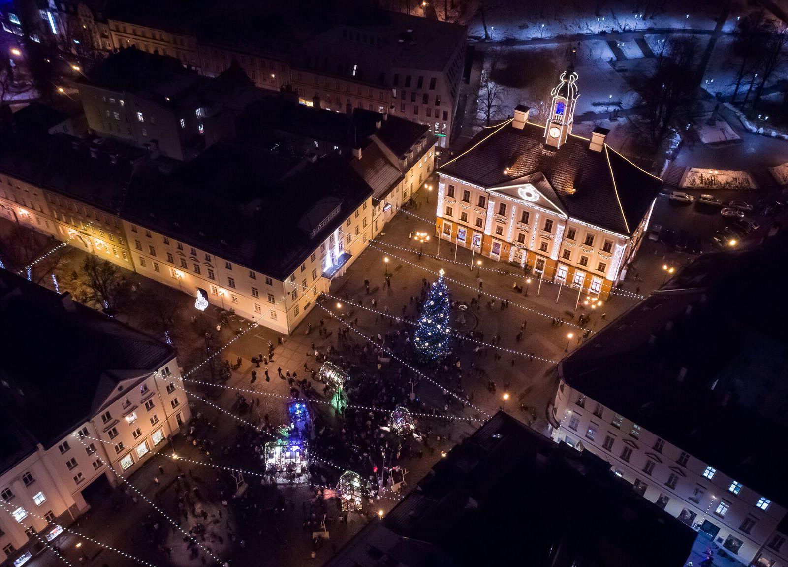 LISATUD VIDEOD! Kolmas advendinädalavahetus toob Tartu raekoja platsile 500 rahvatantsijat