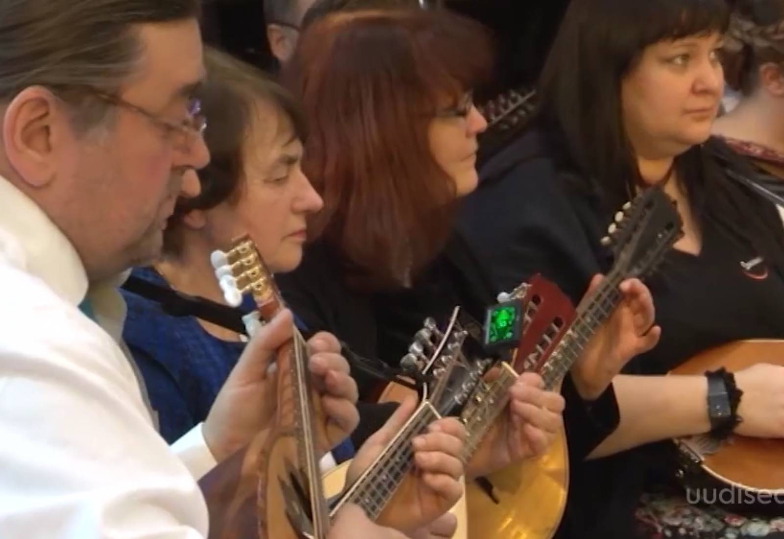 Video! Vaata, kuidas harjutavad sada mandoliinimängijat peagi startivaks kontserttuuriks