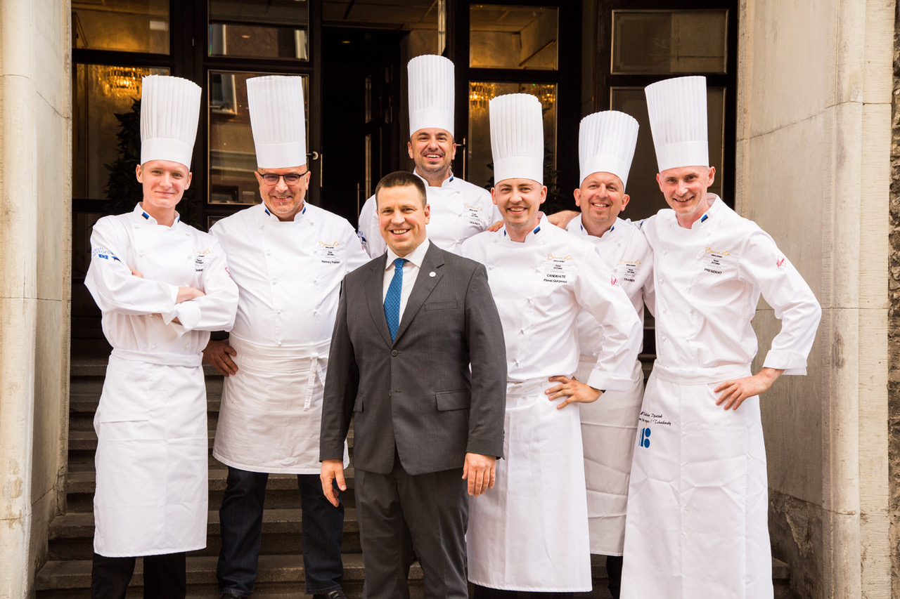 FOTOD! Peaminister saatis eesti kokandusmeeskonna teele võistlusele Itaaliasse