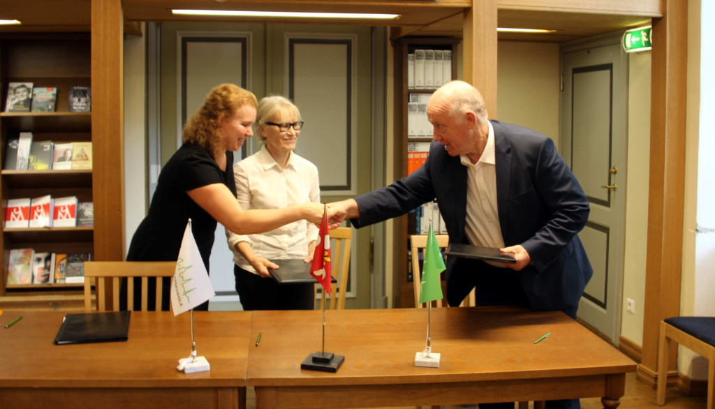 Ida-Tallinna Keskhaigla sõlmis koostööleppe Vanalinna Hariduskolleegiumiga, et anda noortele teadmisi meditsiinist