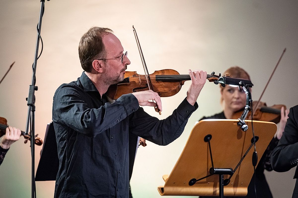 Tallinnas esines Taani viiuldaja Peter Spissky