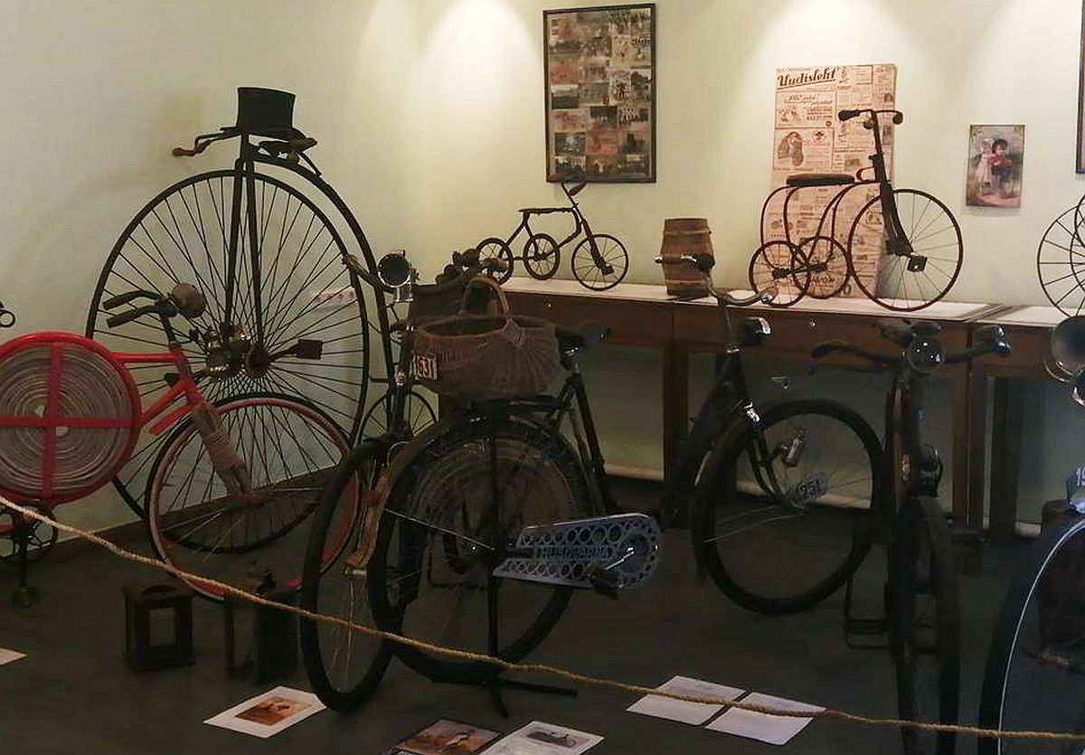 Nõmme muuseumis saab näha vanu jalgrattaid