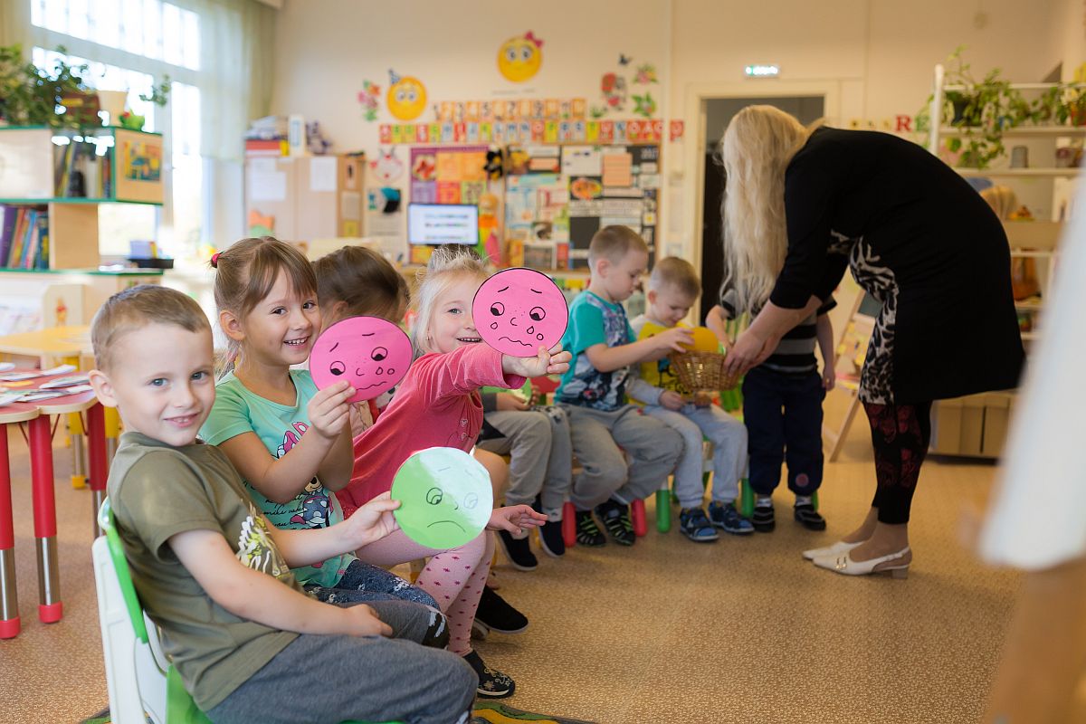 Pärnus ja Tartus lõpetavad lapsed kakskeelse lasteaiarühma