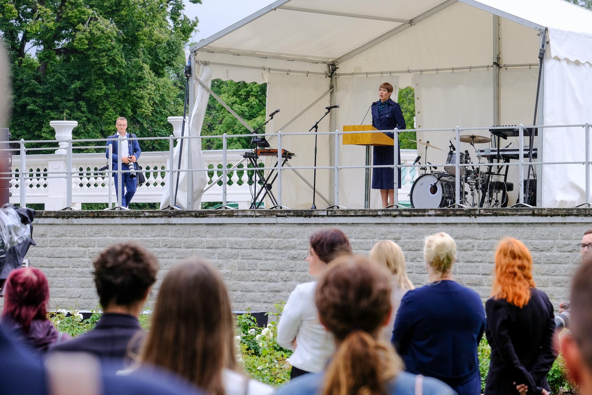 President Kersti Kaljulaid parimatele koolilõpetajatele: me loodame teie peale, vajame teid ning teie mõistuse ja südamega tehtud valikuid