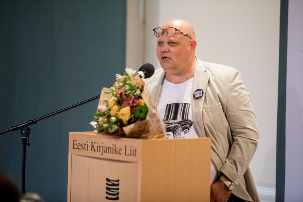 PALJU ÕNNE, PAAVO I Eesti Kirjanike Liidu romaanivõistluse võitis Paavo Matsin