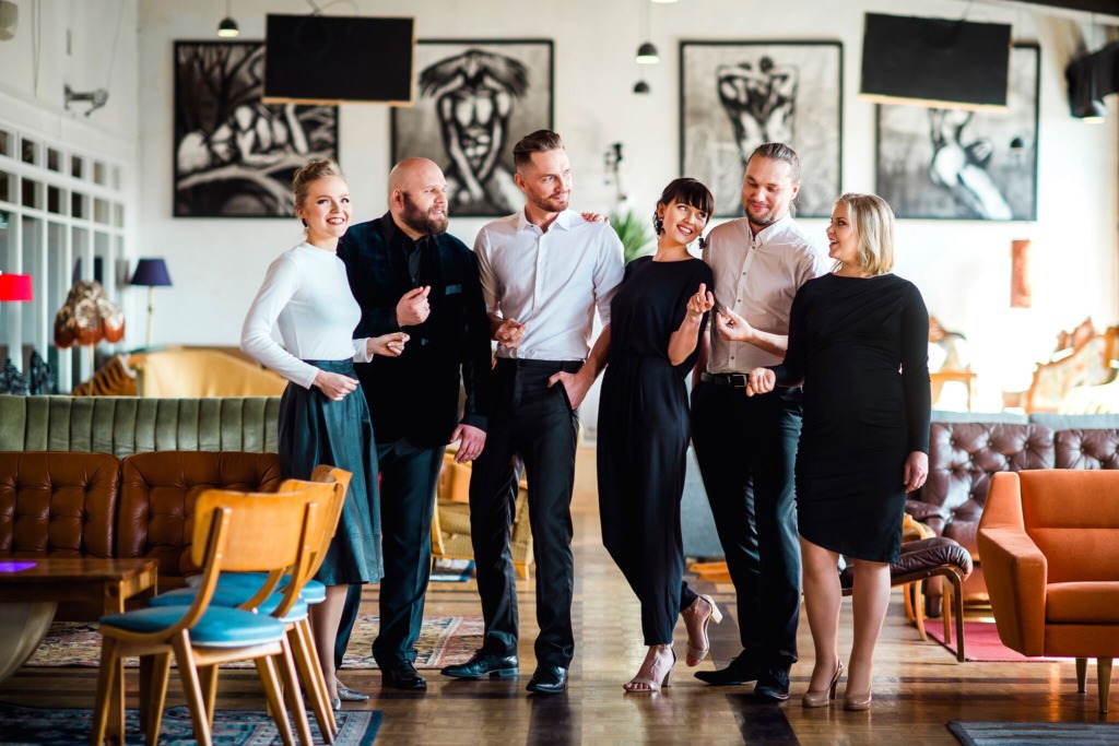 Mustamäel laulab Eesti Vabariigi sünnipäeva auks Estonian Voices