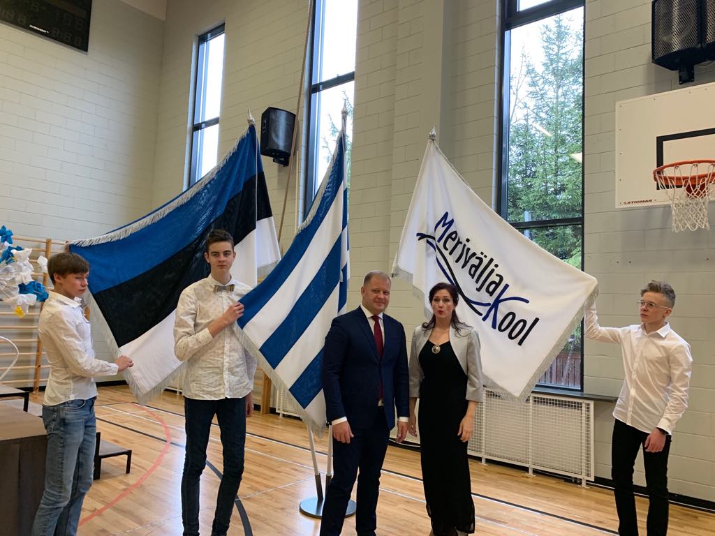 FOTOD I Pirita kinkis Eesti sünnipäeva puhul lippe