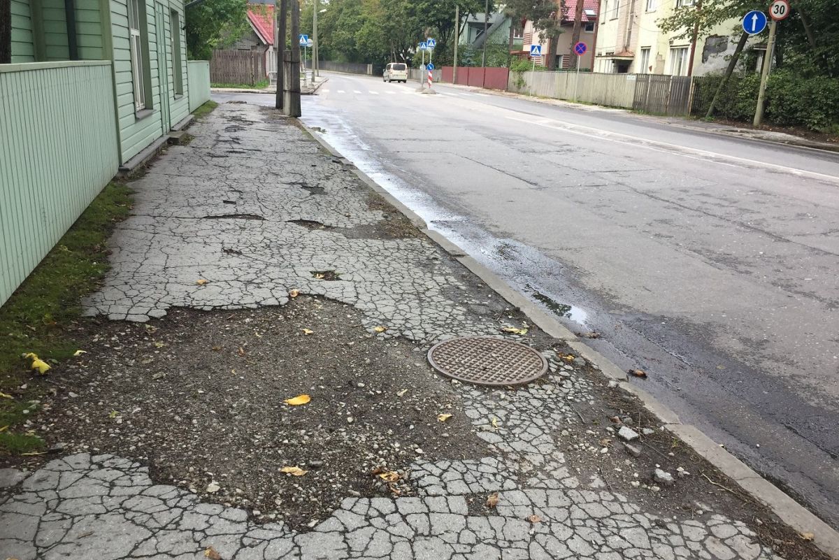 OLE TEADLIK I Nõmmel alustatakse Pärnu maantee kõnnitee taastusremonttöödega