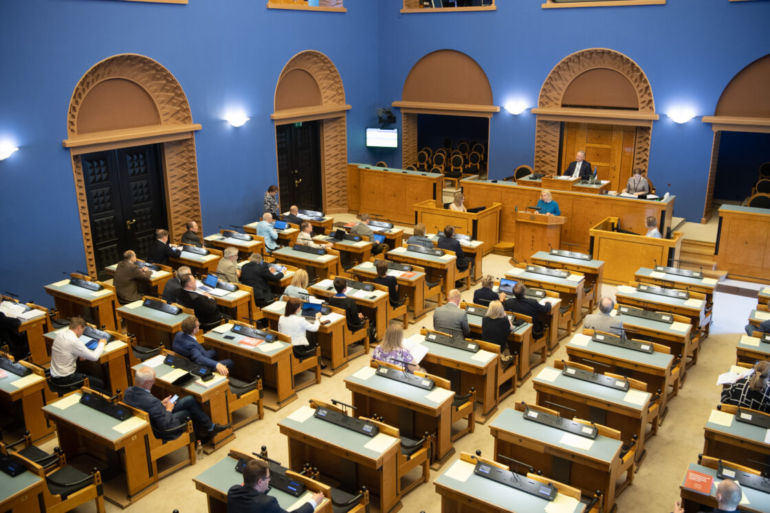 RIIGIKOGU PRESSITEADE I Menetlusse võeti kollektiivne pöördumine välistudengite Eestis õppimise ja töötamise kohta
