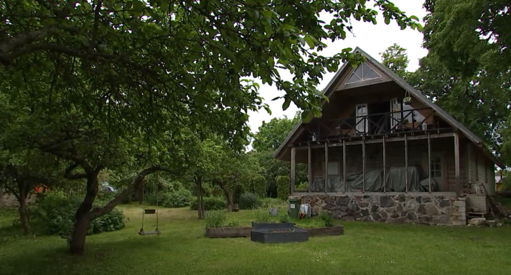 VIDEO I Kaunis ja kodune! Mõisa aedniku ajalooline maja on saanud uue elu