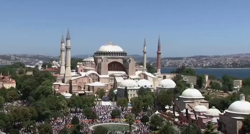 VIDEO I Ajalooline Hagia Sophia katedraal taasavati publikule mošeenat
