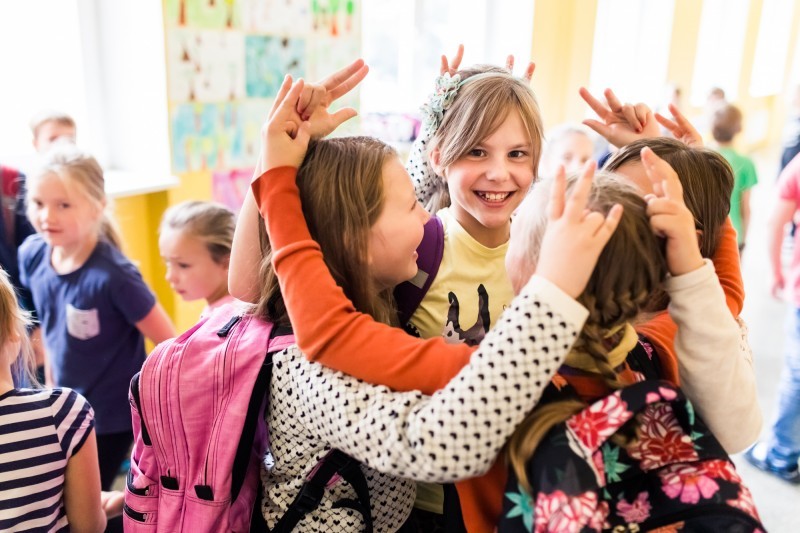 Kahesuunaline keelekümblus laieneb lasteaiast põhikooli