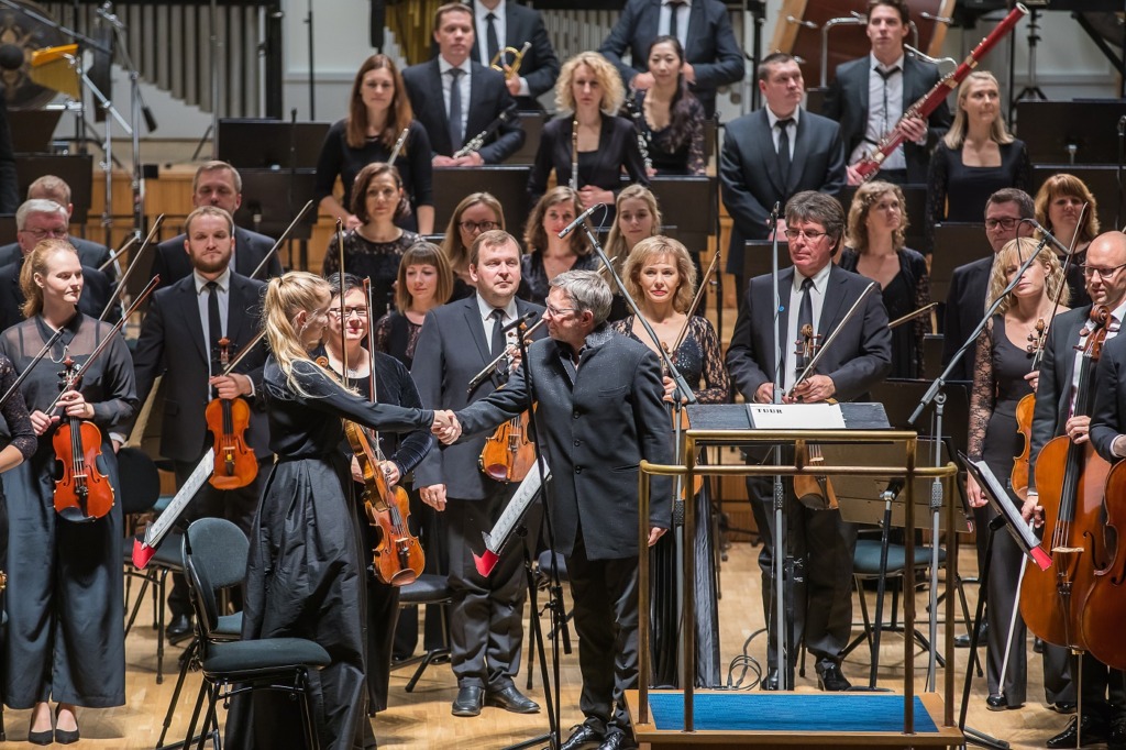 UUS HOOAEG I ERSO ja orkestri uus peadirigent Olari Elts avavad uue hooaja nii Estonias kui ka virtuaalses kontserdisaalis