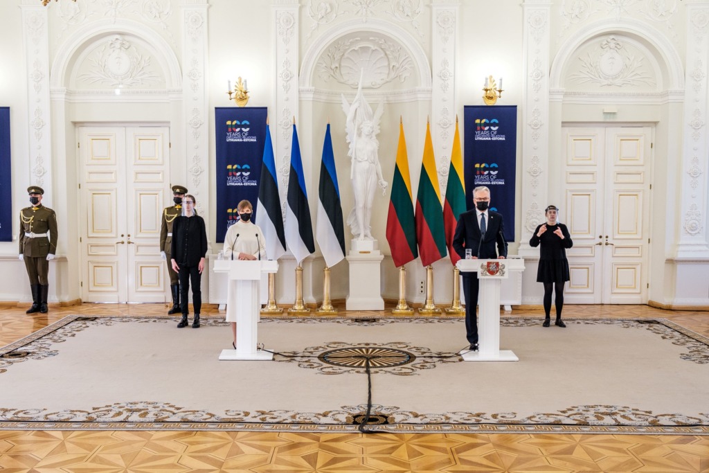 ÜHINE AJALUGU I President Kaljulaid kohtus Vilniuses Leedu kolleegiga
