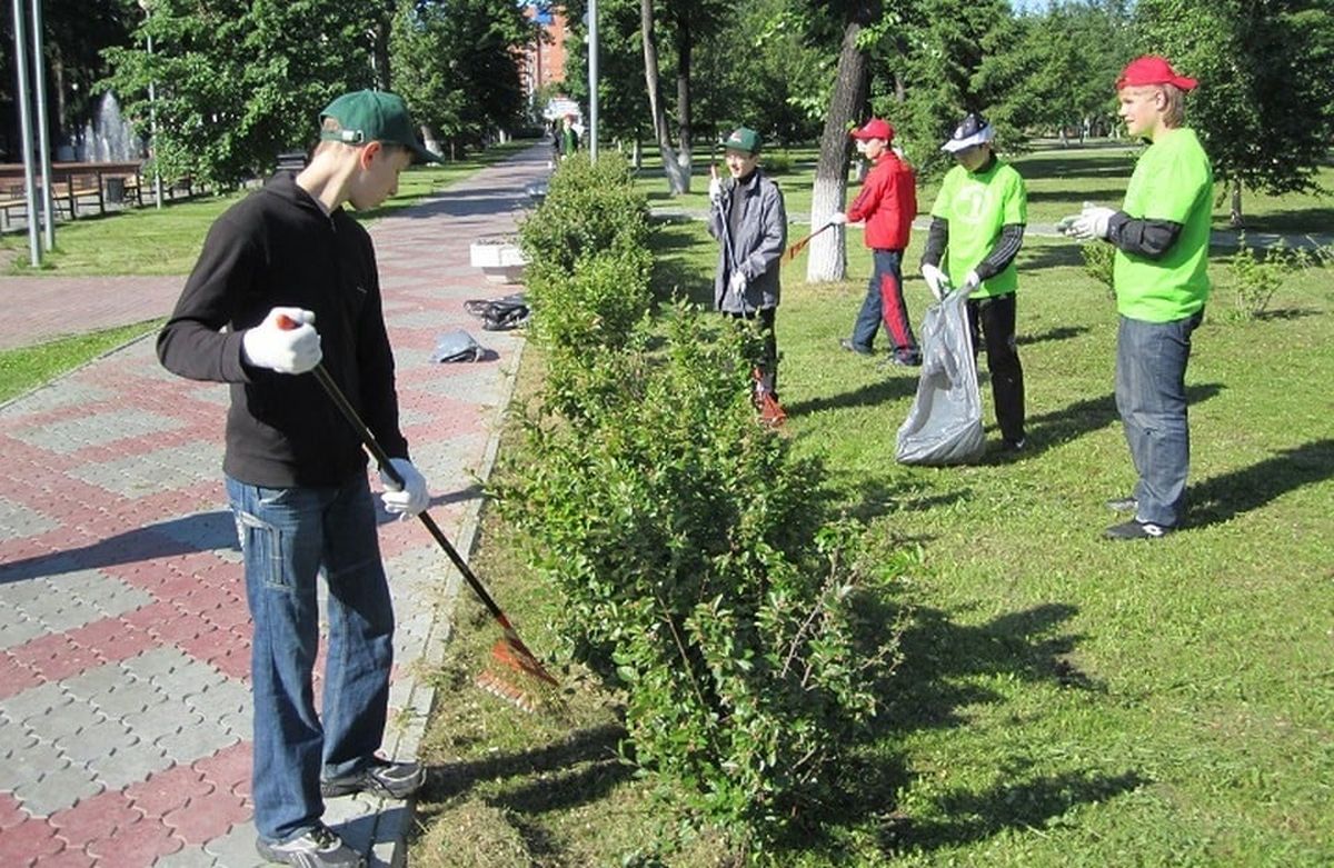 Mustamäe linnaosa valitsus palkab suveks koolinoori haljastustöödele