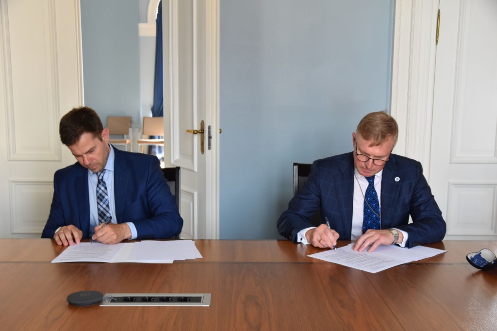 FOTOD I Siseminister ja kaitseminister allkirjastasid koostöökokkuleppe