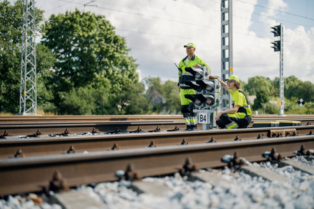 Tartu linn ja Eesti Raudtee panustavad ühiselt raudtee ülekäigukohtade turvalisusesse