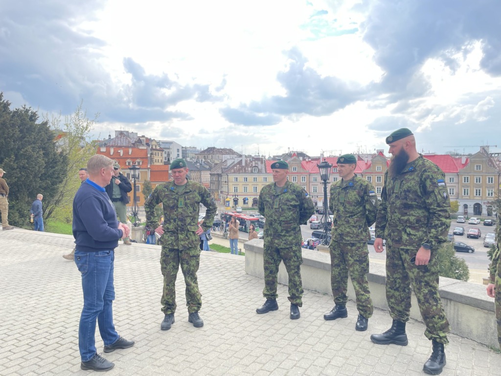 Kaitseminister Kalle Laanet Eesti kaitseväelastele Poolas: tänan, et olete Eesti teinud suuremaks