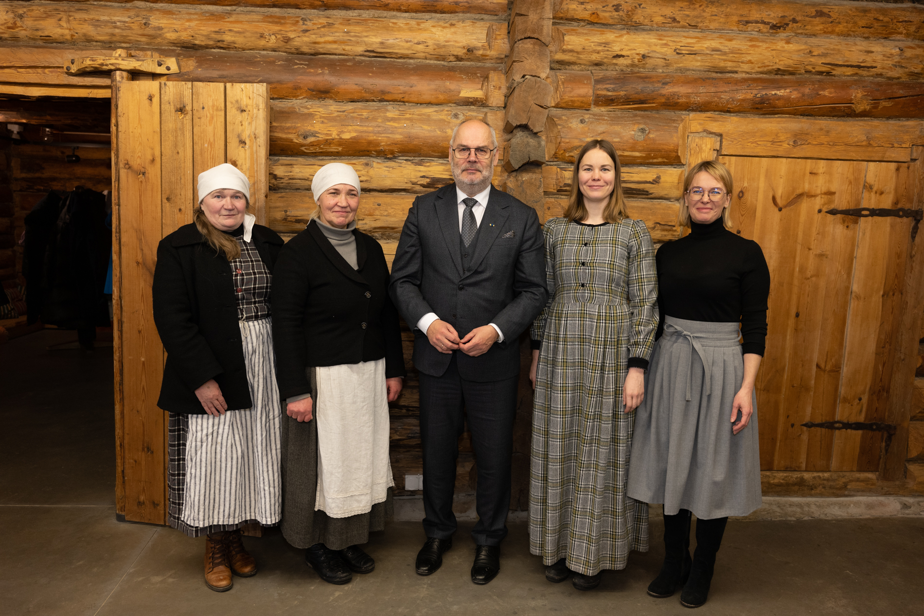 President Karis külastas kirjanduse päeval Tammsaare muuseumi