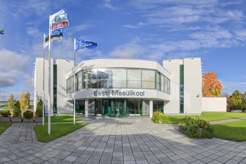 Maaülikooli peahoone maja