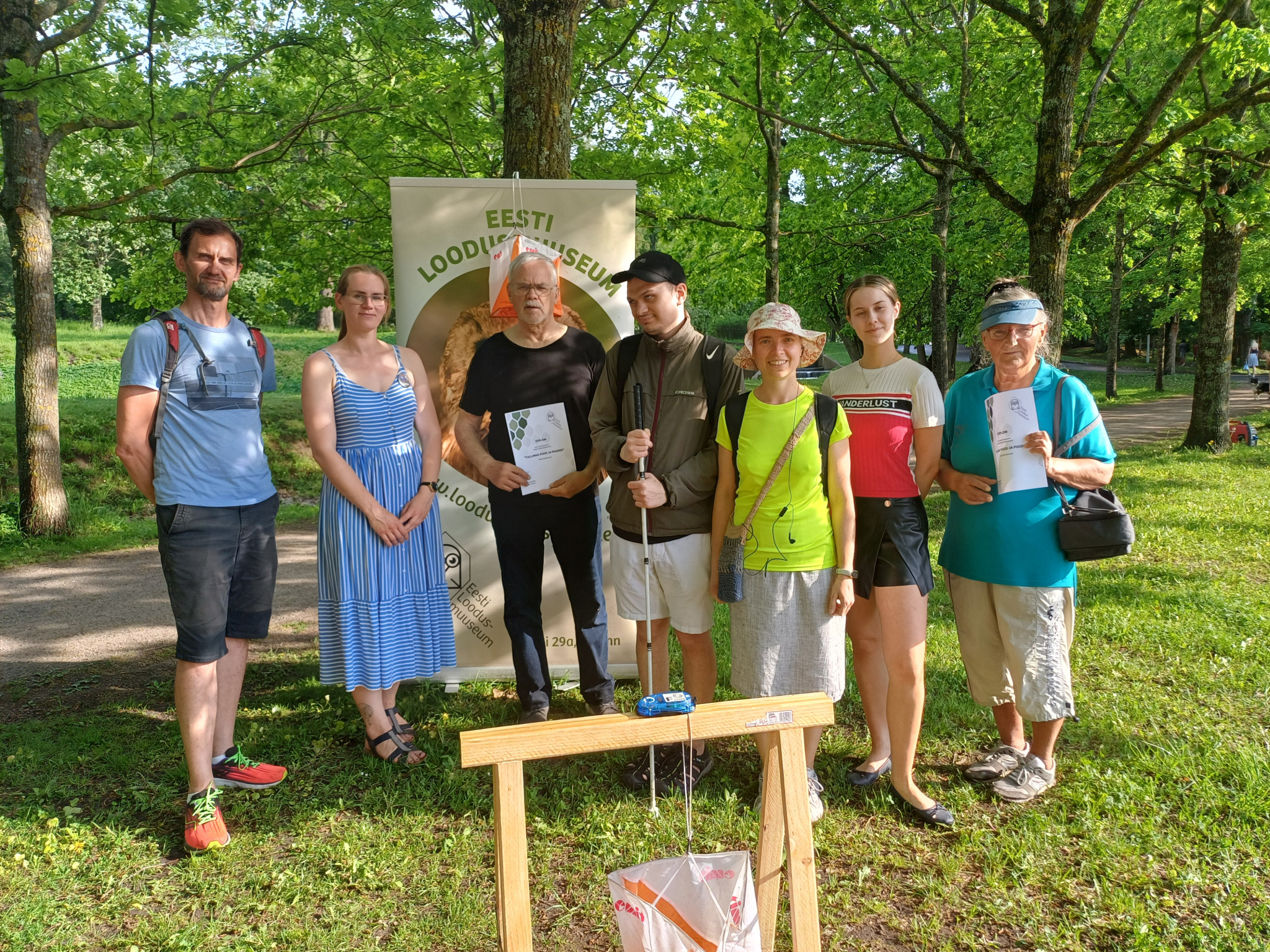 Linnaorienteerumine “Tallinna puud ja puuded” tõi erivajadusega inimesed Kadrioru parki loodust avastama